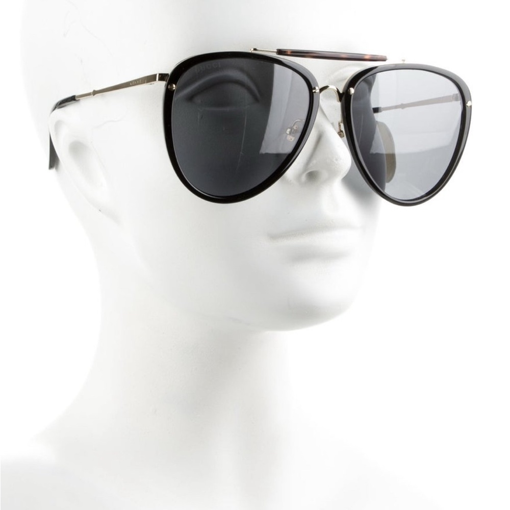 Gucci Aviator Sunglasses, Gold Tone Metal, 
Tinted Lenses, Includes Case
